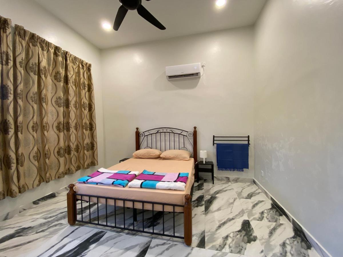 Bangi Utara Villa カジャン エクステリア 写真