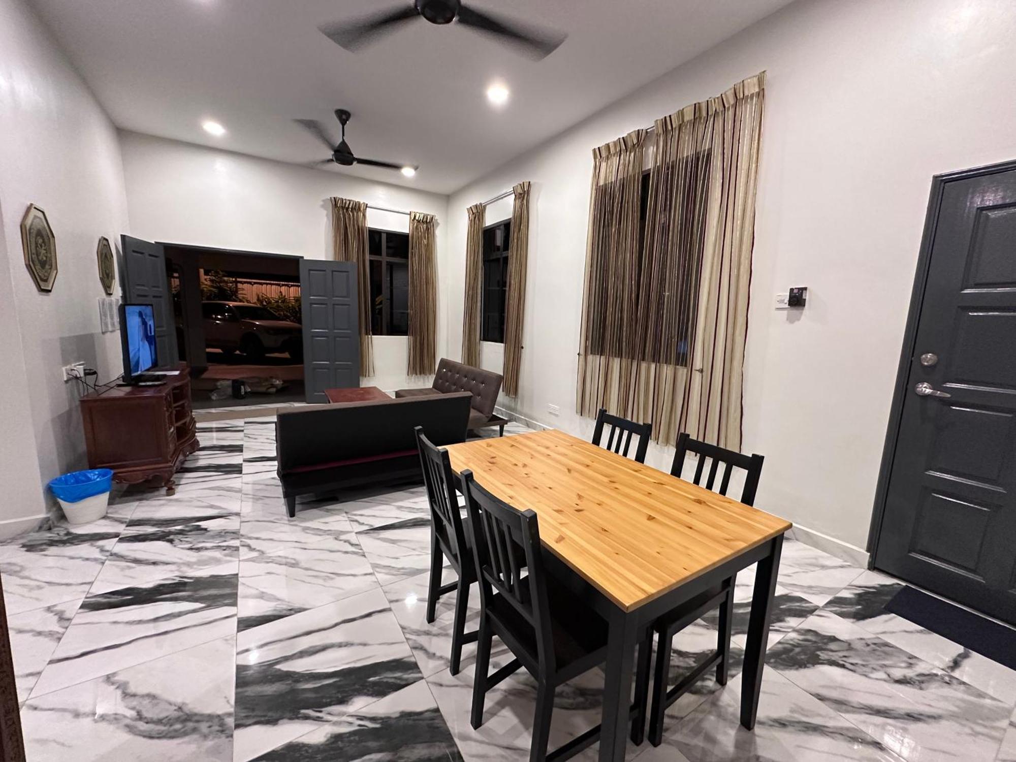 Bangi Utara Villa カジャン エクステリア 写真